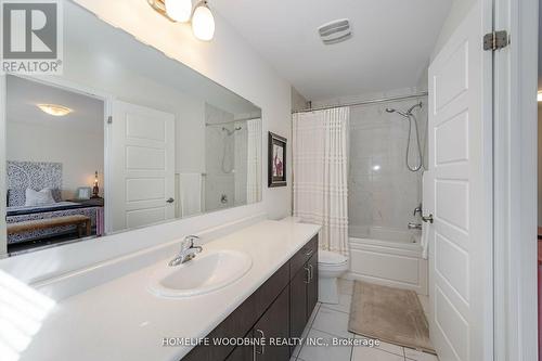 18 - 143 Ridge Road, Cambridge, ON - Indoor Photo Showing Bathroom