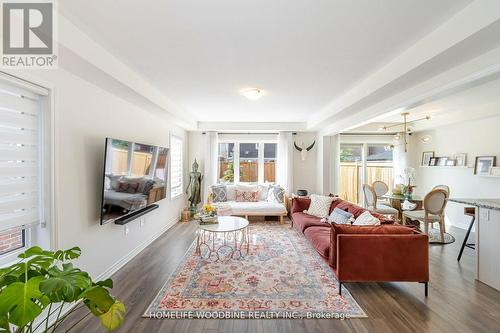 18 - 143 Ridge Road, Cambridge, ON - Indoor Photo Showing Living Room