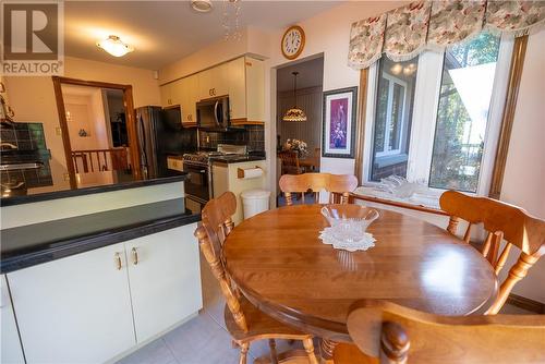 302 Moonrock Avenue, Sudbury, ON - Indoor Photo Showing Dining Room