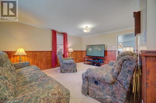 63 Baldwin Street, Tillsonburg, ON - Indoor Photo Showing Living Room