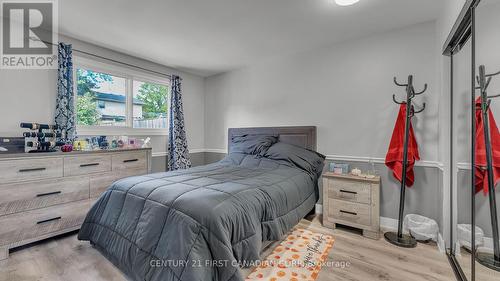 201 Estella Road, London, ON - Indoor Photo Showing Bedroom