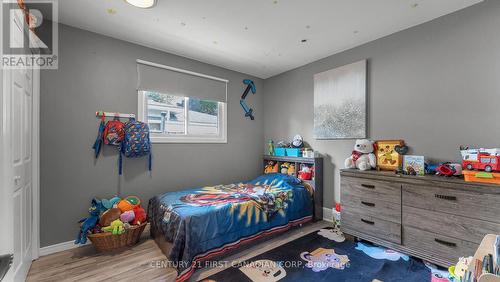 201 Estella Road, London, ON - Indoor Photo Showing Bedroom