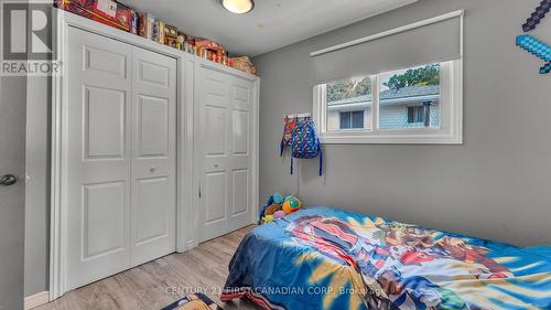 201 Estella Road, London, ON - Indoor Photo Showing Bedroom