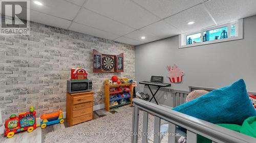 201 Estella Road, London, ON - Indoor