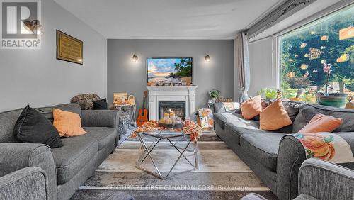 201 Estella Road, London, ON - Indoor Photo Showing Living Room With Fireplace