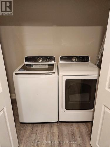 Bsmt - 4 Theobalds Circle, Richmond Hill, ON - Indoor Photo Showing Laundry Room