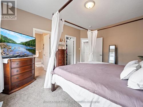 3150 Emperor Drive, Orillia, ON - Indoor Photo Showing Bedroom