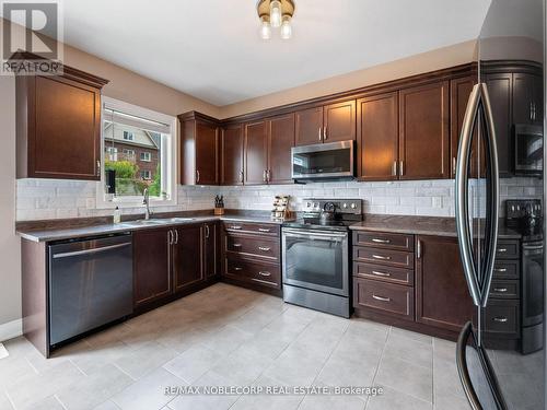 3150 Emperor Drive, Orillia, ON - Indoor Photo Showing Kitchen With Double Sink