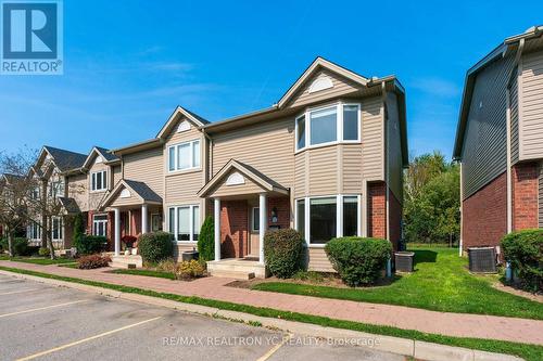 27 - 780 Fanshawe Park Road E, London, ON - Outdoor With Facade