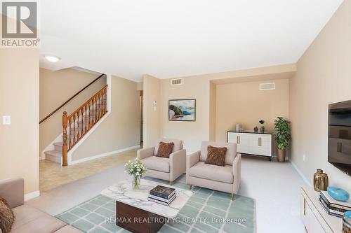 27 - 780 Fanshawe Park Road E, London, ON - Indoor Photo Showing Living Room