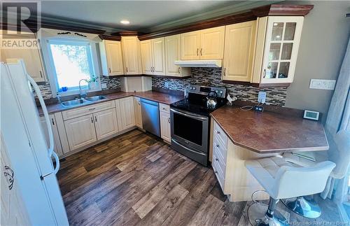 321 Chemin Guignard, Petite-Lamèque, NB - Indoor Photo Showing Kitchen With Double Sink