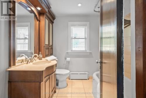 58 King Georges Road, Toronto, ON - Indoor Photo Showing Bathroom