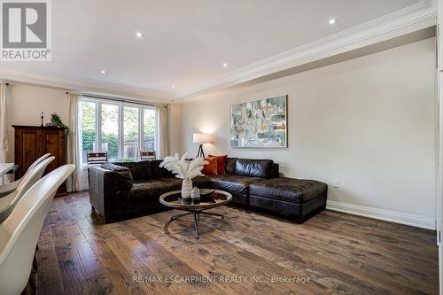 201 Hatt Street, Hamilton, ON - Indoor Photo Showing Living Room