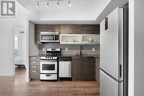 2017 W - 36 Lisgar Street, Toronto, ON - Indoor Photo Showing Kitchen