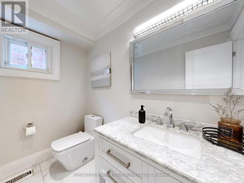 13 Beasley Drive, Richmond Hill, ON - Indoor Photo Showing Bathroom