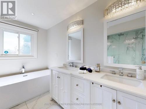 13 Beasley Drive, Richmond Hill, ON - Indoor Photo Showing Bathroom