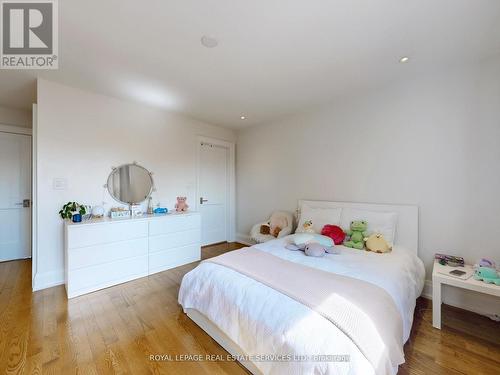 13 Beasley Drive, Richmond Hill, ON - Indoor Photo Showing Bedroom