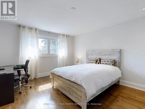 13 Beasley Drive, Richmond Hill, ON - Indoor Photo Showing Bedroom