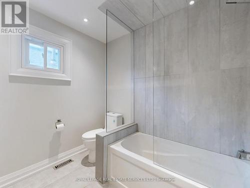 13 Beasley Drive, Richmond Hill, ON - Indoor Photo Showing Bathroom