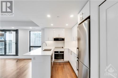 180 George Street Unit#708, Ottawa, ON - Indoor Photo Showing Kitchen With Upgraded Kitchen