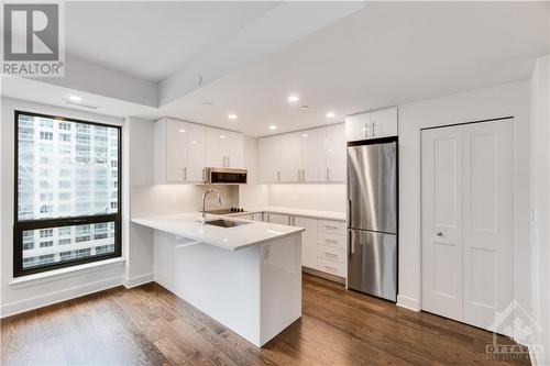 180 George Street Unit#708, Ottawa, ON - Indoor Photo Showing Kitchen With Upgraded Kitchen