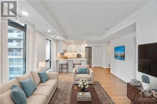 180 George Street Unit#708, Ottawa, ON - Indoor Photo Showing Living Room