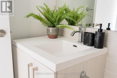 706 - 39 Sherbourne Street, Toronto, ON - Indoor Photo Showing Bathroom