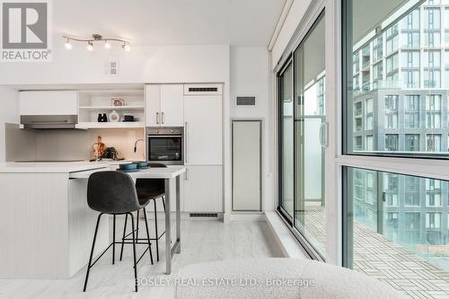 706 - 39 Sherbourne Street, Toronto, ON - Indoor Photo Showing Kitchen