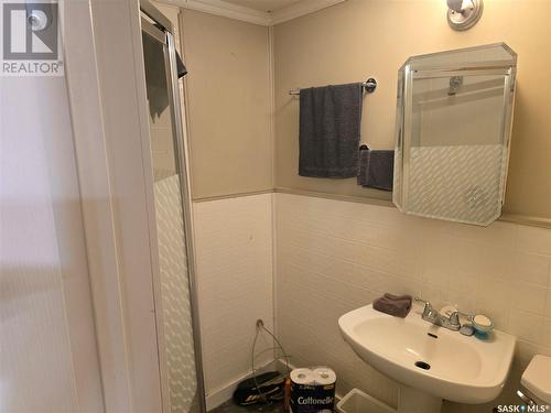 134 2Nd Street Nw, Wadena, SK - Indoor Photo Showing Bathroom