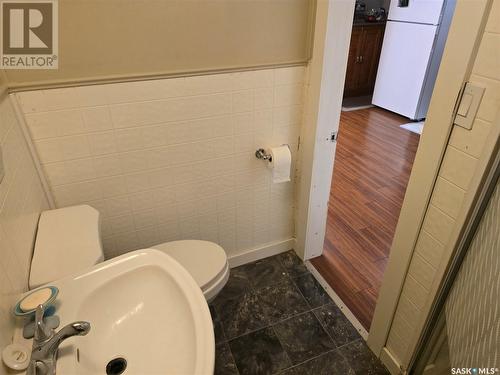 134 2Nd Street Nw, Wadena, SK - Indoor Photo Showing Bathroom