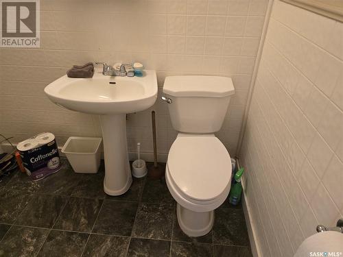 134 2Nd Street Nw, Wadena, SK - Indoor Photo Showing Bathroom