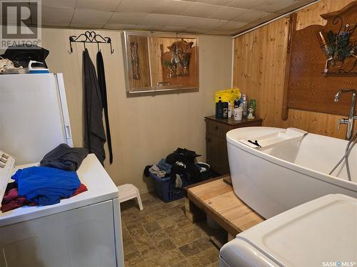 134 2Nd Street Nw, Wadena, SK - Indoor Photo Showing Laundry Room