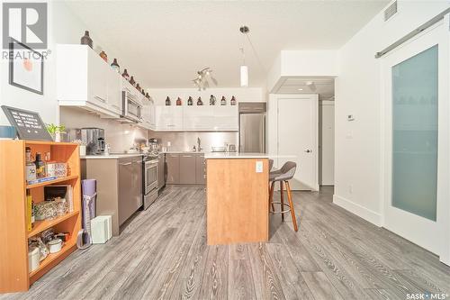 218 404 C Avenue S, Saskatoon, SK - Indoor Photo Showing Kitchen