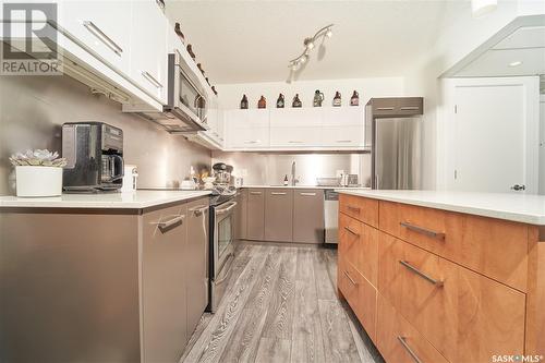 218 404 C Avenue S, Saskatoon, SK - Indoor Photo Showing Kitchen With Upgraded Kitchen