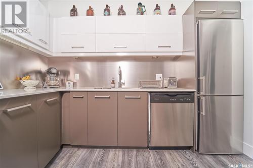 218 404 C Avenue S, Saskatoon, SK - Indoor Photo Showing Kitchen