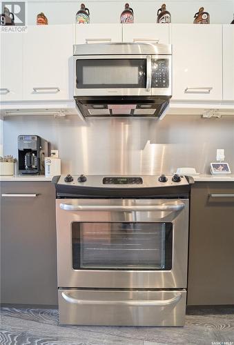 218 404 C Avenue S, Saskatoon, SK - Indoor Photo Showing Kitchen