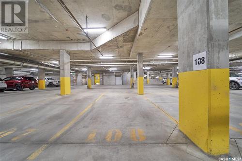 218 404 C Avenue S, Saskatoon, SK - Indoor Photo Showing Garage