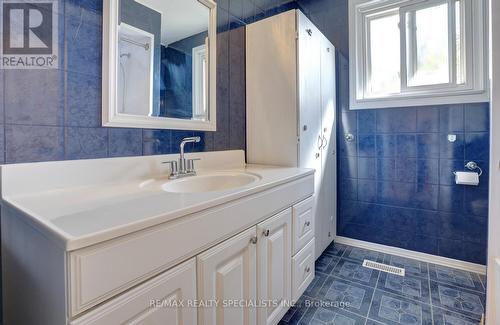 2512 Harman Court, Mississauga, ON - Indoor Photo Showing Bathroom