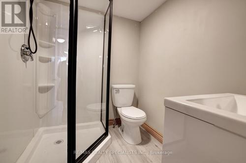 2512 Harman Court, Mississauga, ON - Indoor Photo Showing Bathroom