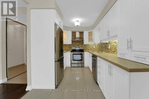 309 - 20 Baif Boulevard, Richmond Hill, ON - Indoor Photo Showing Kitchen