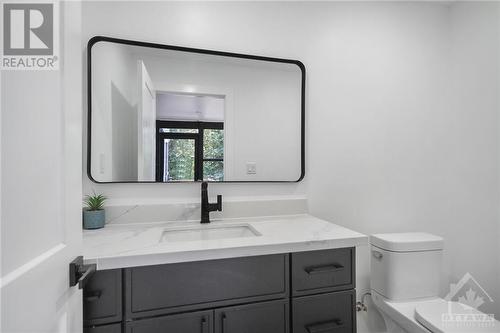 3368 Baskins Beach Road, Dunrobin, ON - Indoor Photo Showing Bathroom