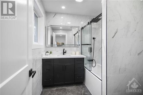 3368 Baskins Beach Road, Dunrobin, ON - Indoor Photo Showing Bathroom