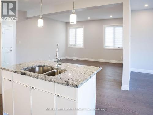 3710 Somerston Crescent, London, ON - Indoor Photo Showing Kitchen With Double Sink