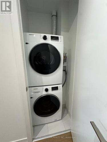 708 - 195 Mccaul Street, Toronto, ON - Indoor Photo Showing Laundry Room