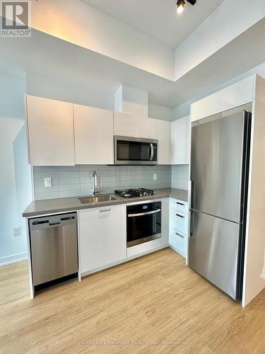 708 - 195 Mccaul Street, Toronto, ON - Indoor Photo Showing Kitchen With Stainless Steel Kitchen With Upgraded Kitchen