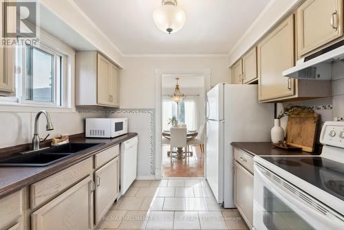 1874 Pinecreek Court, Pickering, ON - Indoor Photo Showing Kitchen With Double Sink