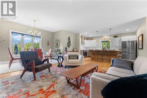 494 County 43 Road, Merrickville, ON - Indoor Photo Showing Living Room