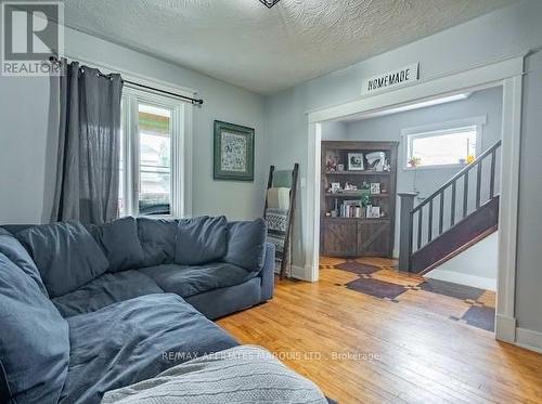 301 Belmont Street, Cornwall (717 - Cornwall), ON - Indoor Photo Showing Living Room