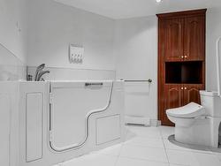 Ensuite bathroom - 