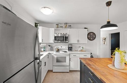 218 Morgan Crescent, Winnipeg, MB - Indoor Photo Showing Kitchen